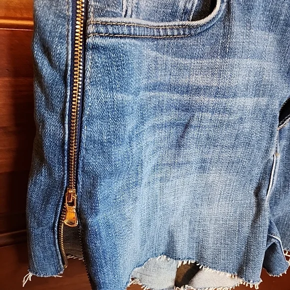 L'AGENCE Ryland High Rise Side Zip Shorts In Sydney Size 27 - Picture 6 of 8